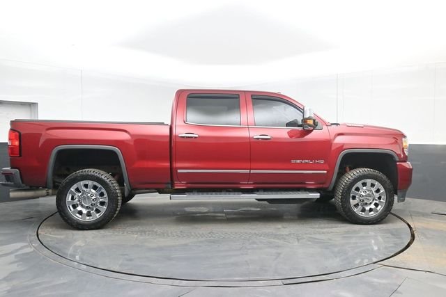 Used 2019 Red GMC Denali image 14