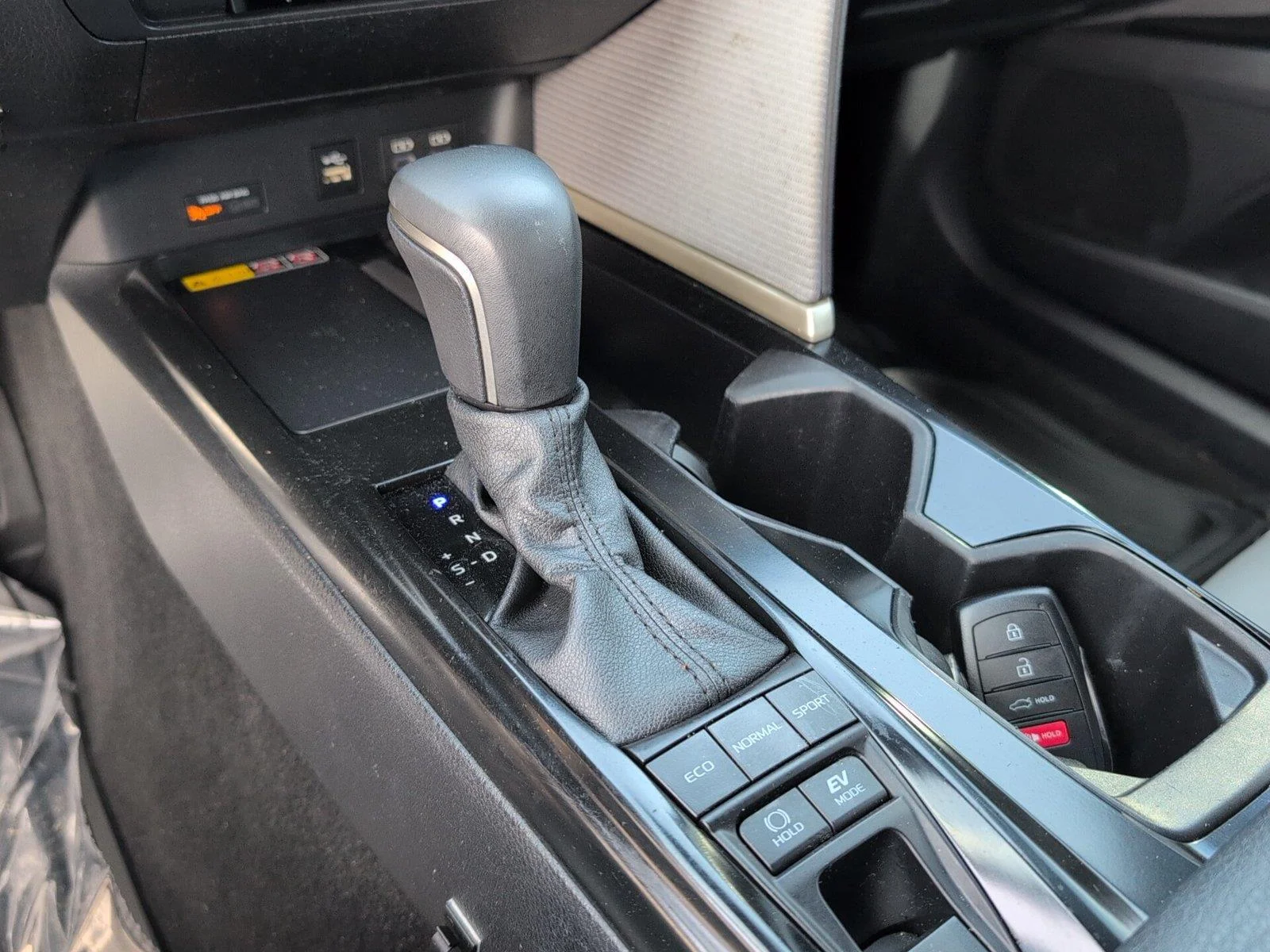 Used 2025 Underground Toyota SE image 19