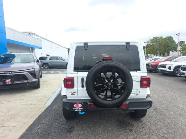 Used 2024 White Jeep Sahara 4xe image 3