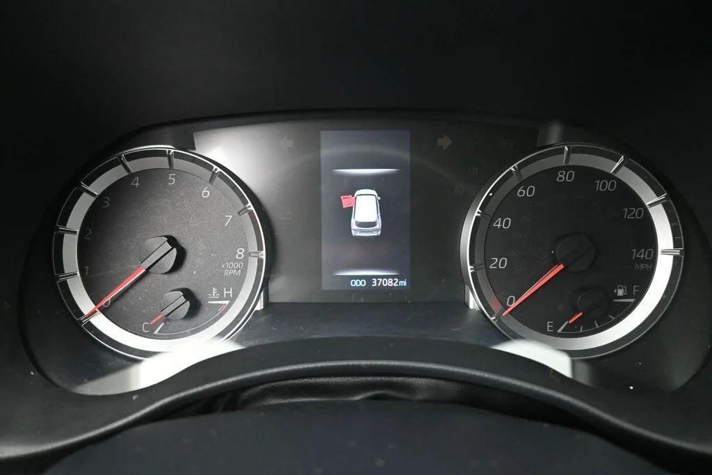 Used 2022 Silver Toyota L image 14