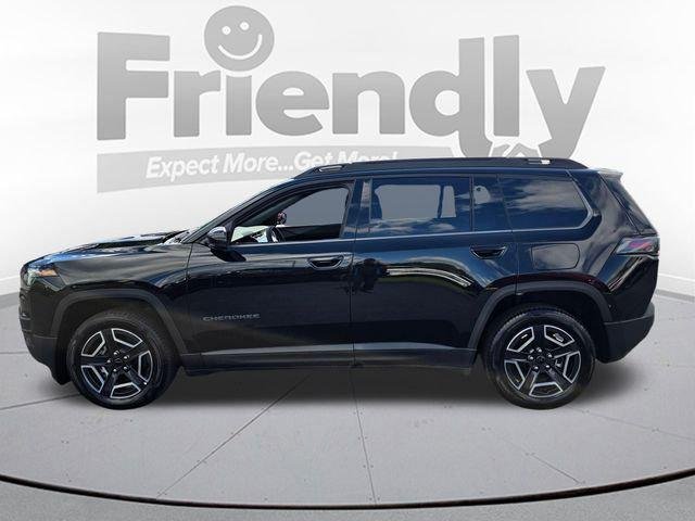 New 2026 Diamond Black Crystal Pearl-Coat Exterior Paint Jeep Limited image 8