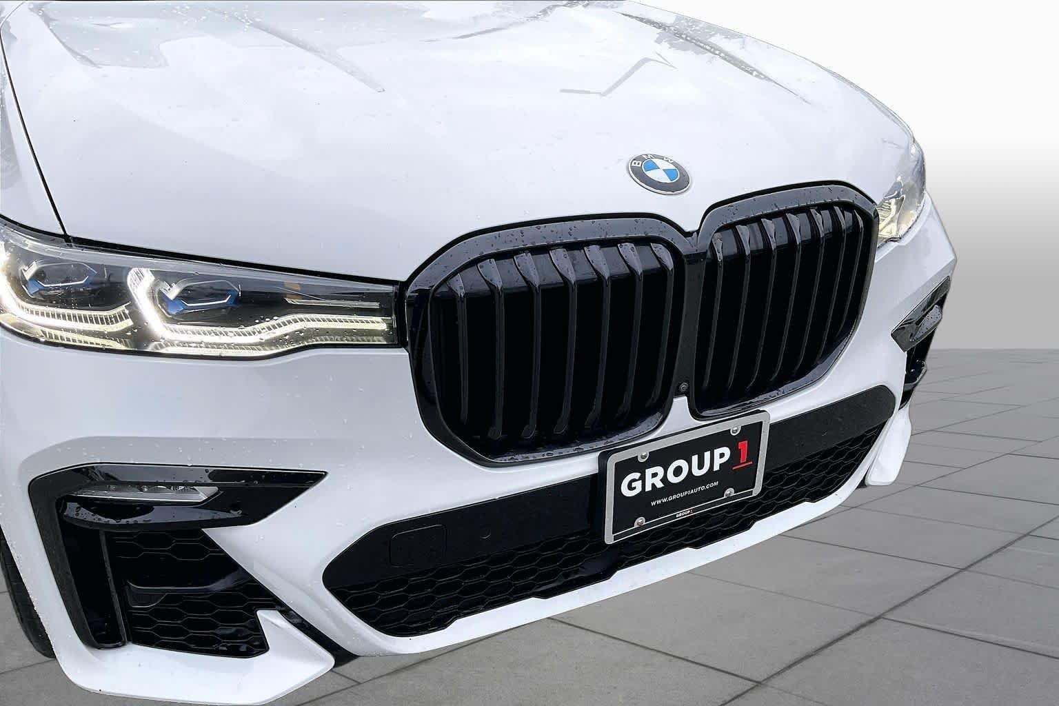 Used 2020 Alpine White BMW M50i image 31