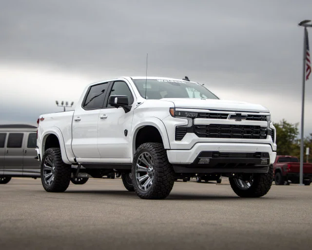 New 2026 Summit White Chevrolet RST image 2