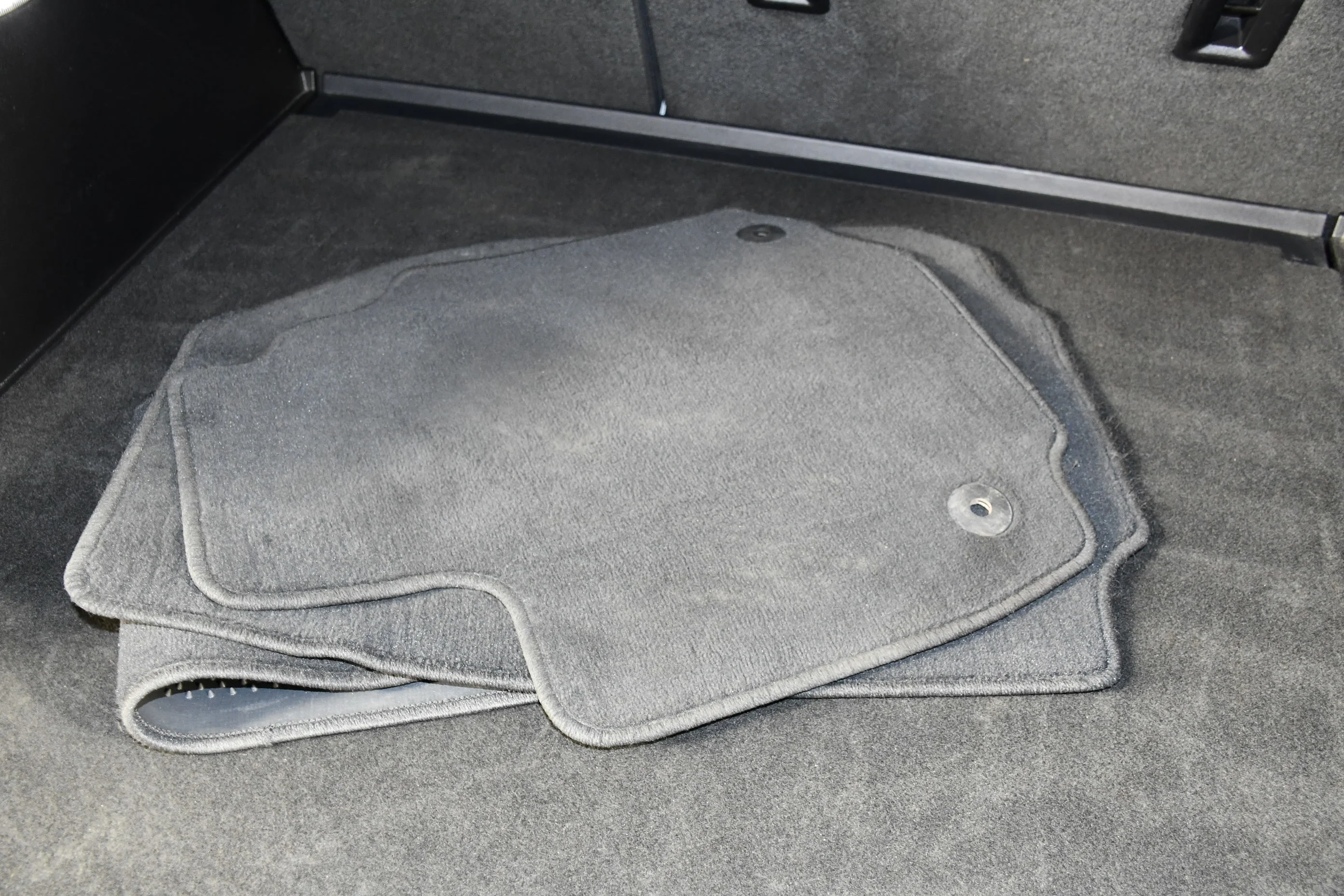 Used 2025 Sterling Gray Metallic Chevrolet AWD RS image 50