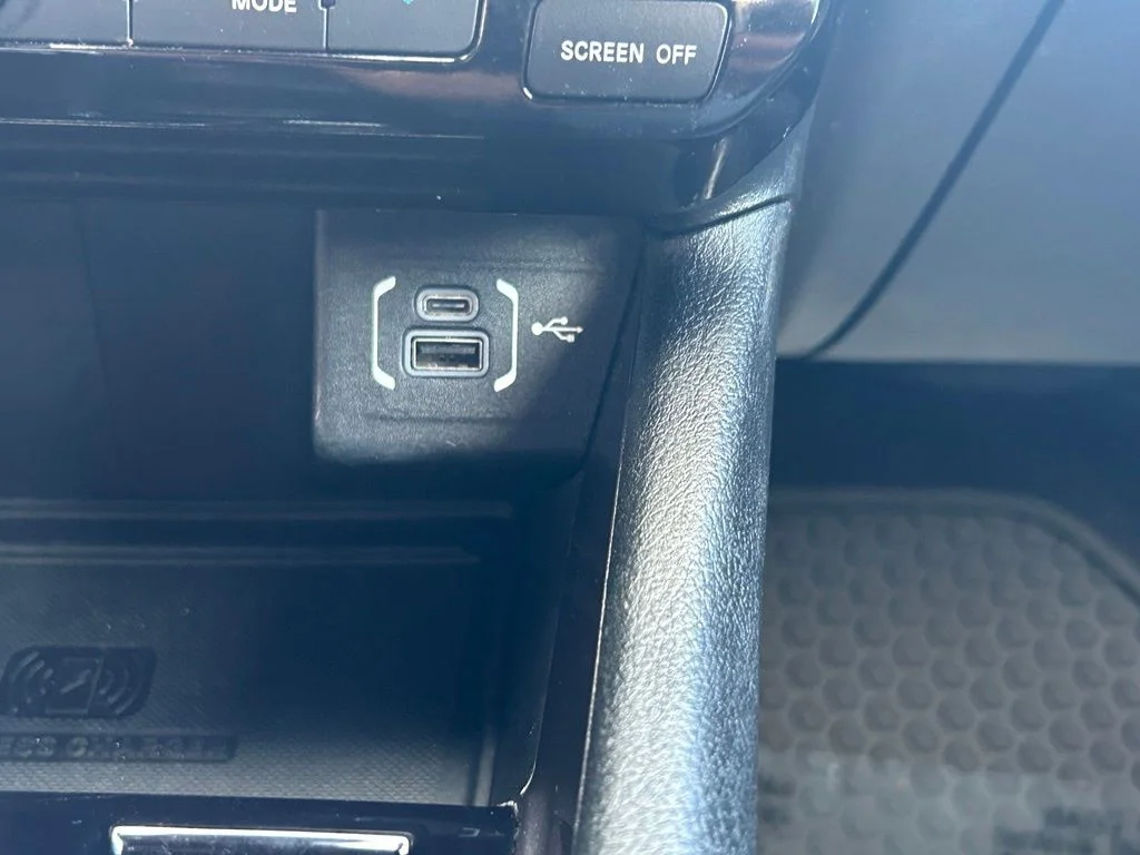 Certified Used 2024 White Jeep Latitude Lux image 27
