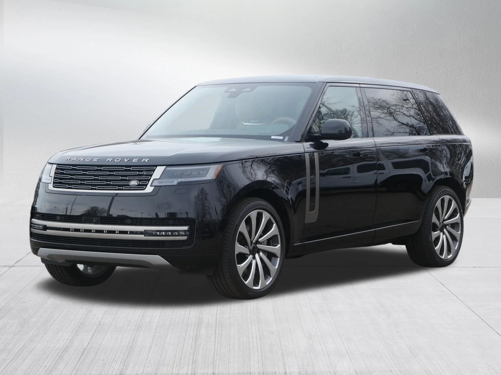 2026 Land Rover Range Rover 4.4 SE LWB 7's photo