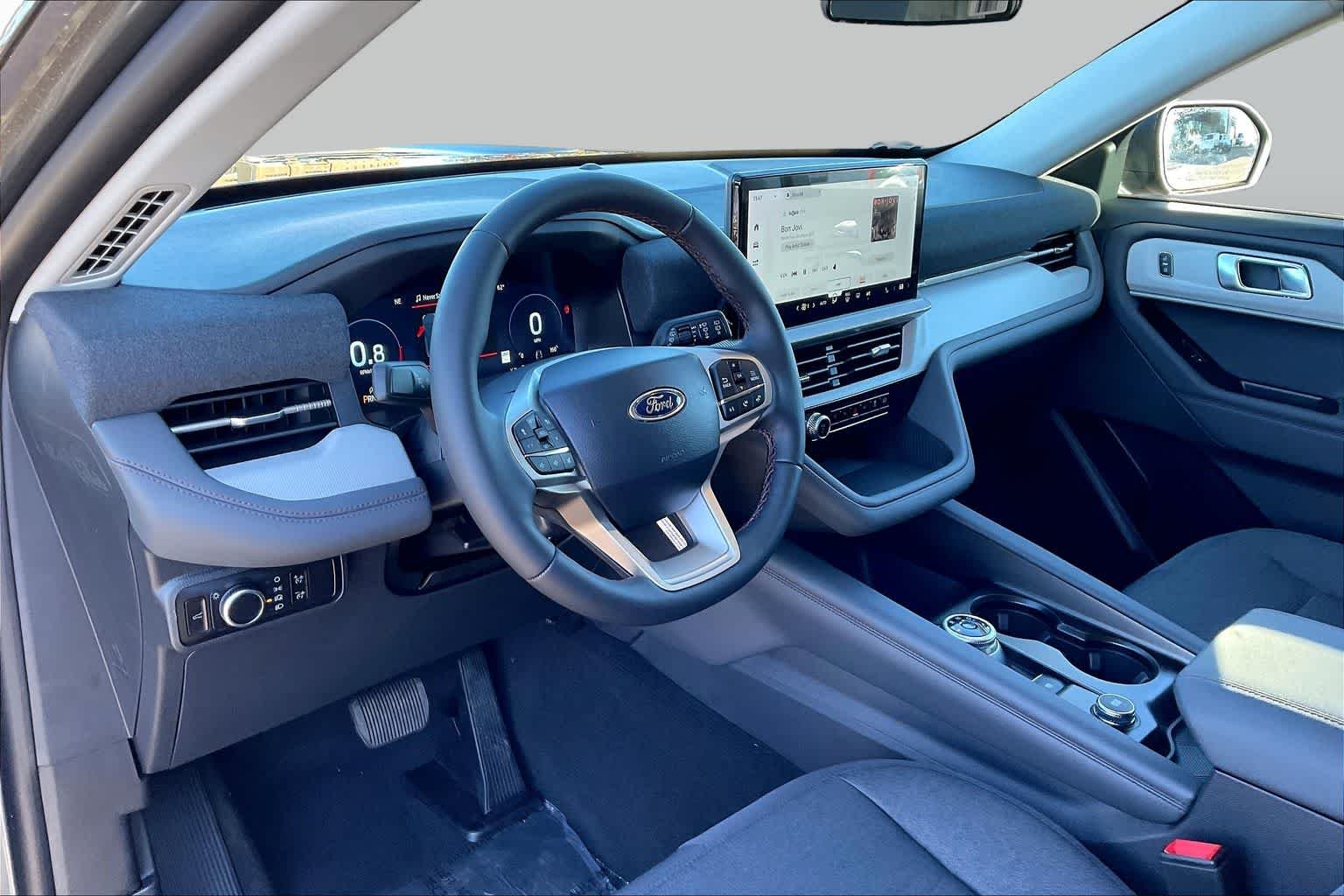 2026 Ford Explorer Active - Photo 8
