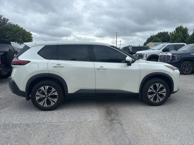 Used 2021 White Nissan SV image 4