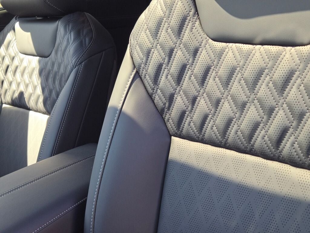 New 2026 Aurora Blue Pearl Metallic / Super Black Two-tone Nissan Platinum image 22