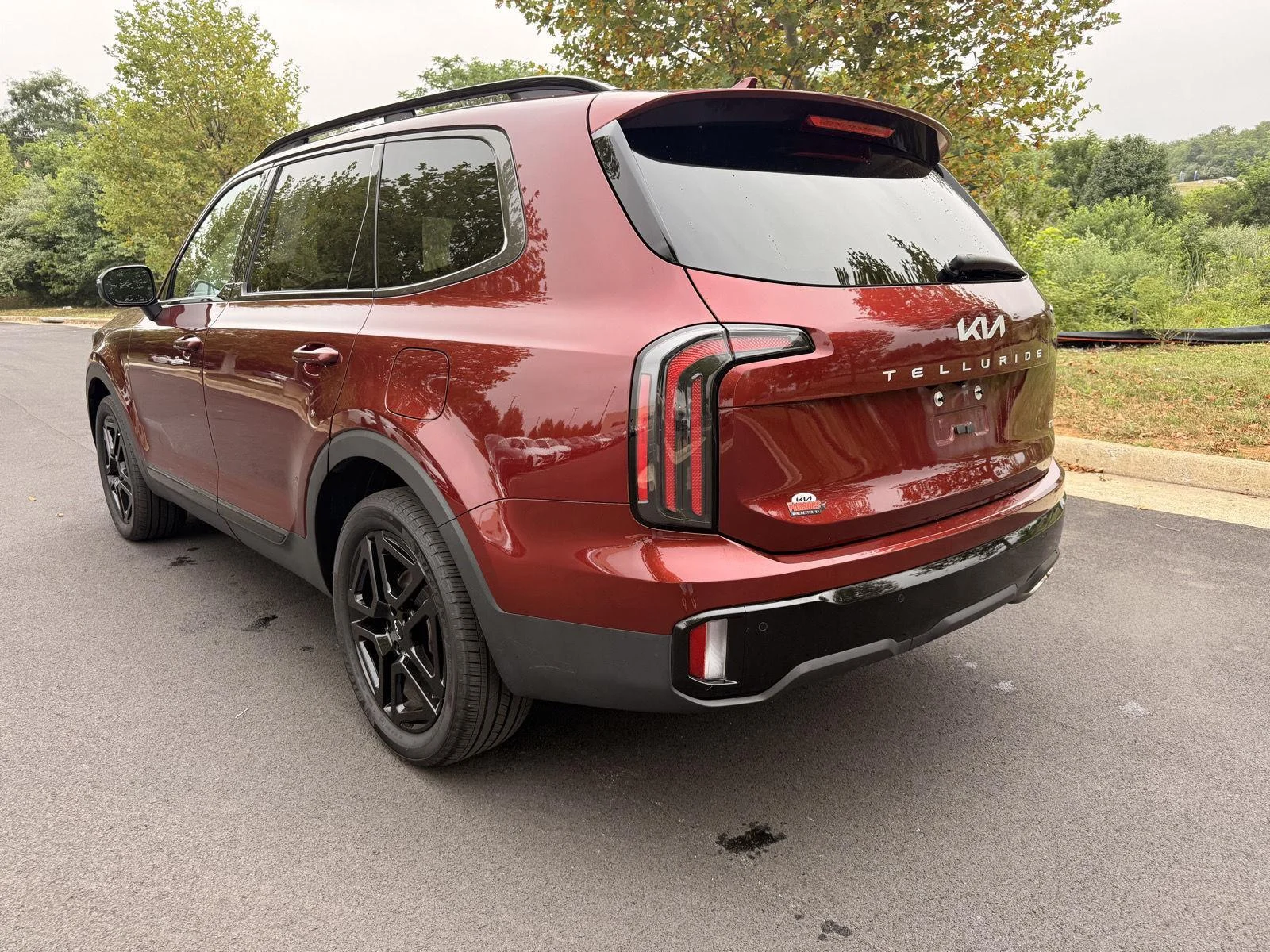 Used 2024 Dawning Red Kia EX X-Line image 7