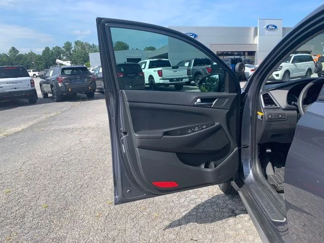 Used 2017 Gray Hyundai SE image 20