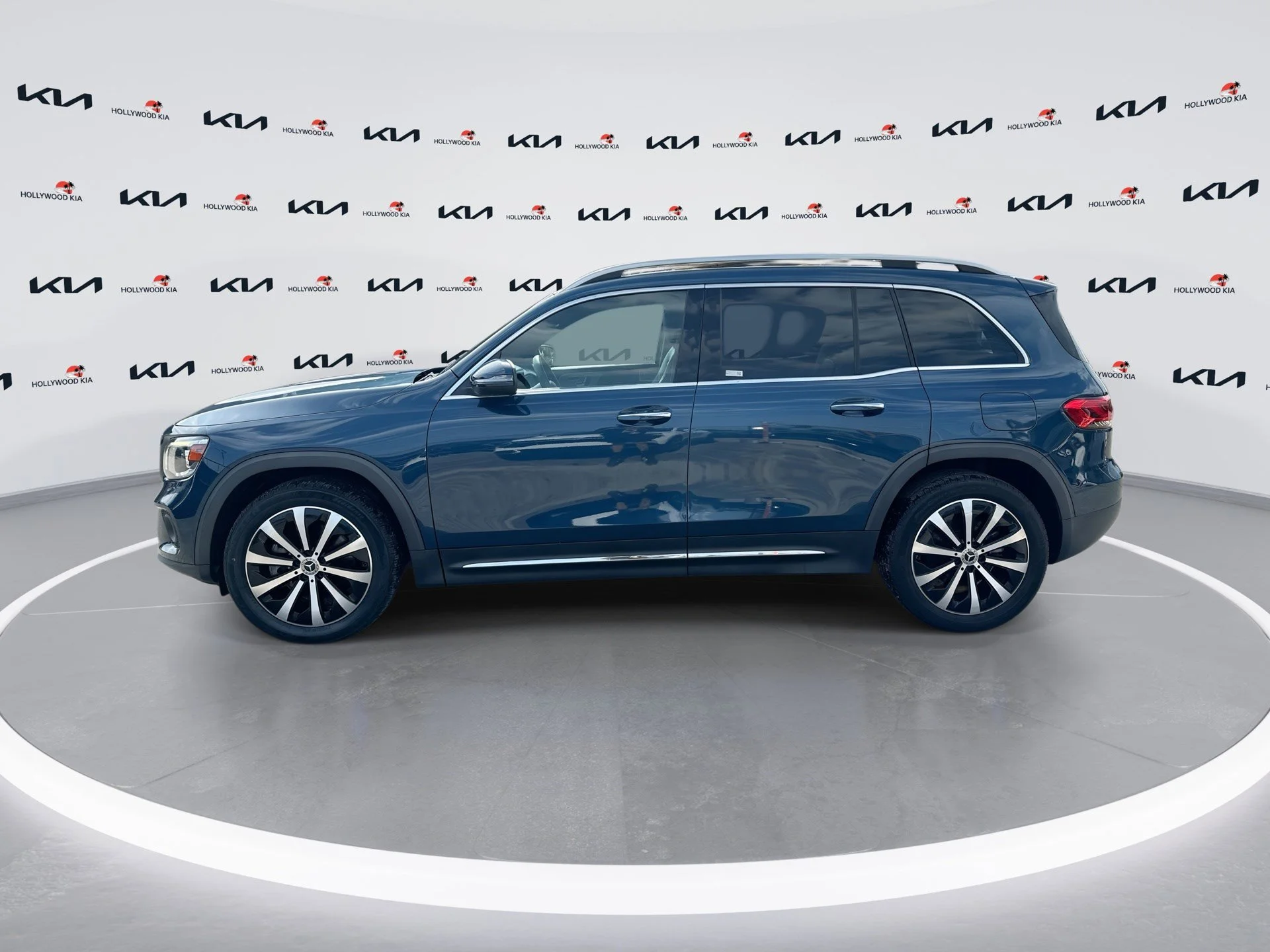 Used 2021 Denim Blue Metallic Mercedes-Benz GLB 250 image 5