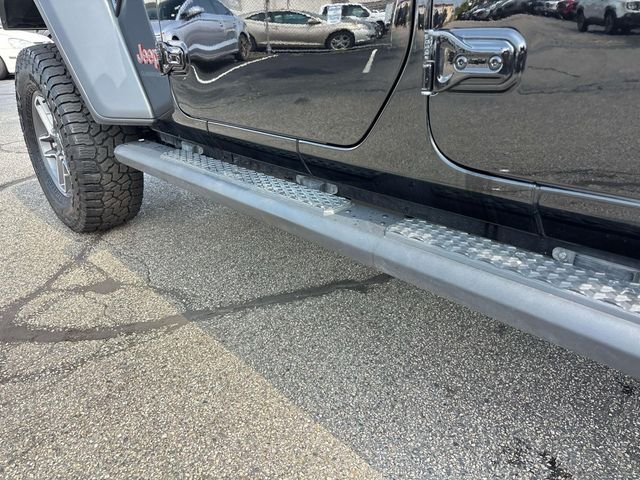 Certified Used 2025 Black Clearcoat Jeep Mojave image 38