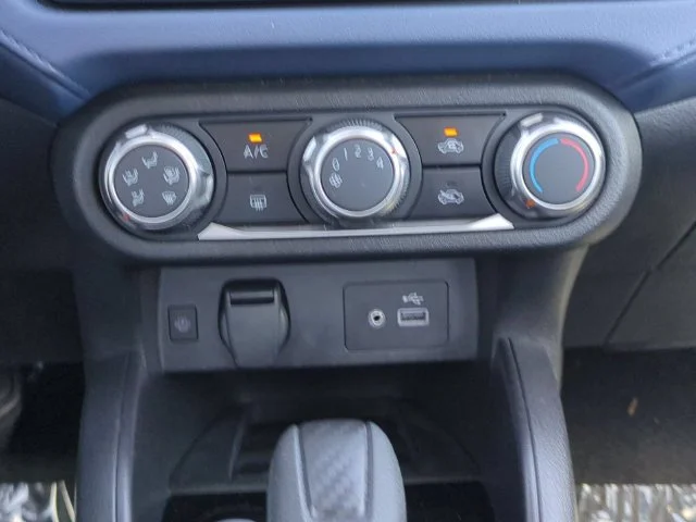 2025 Nissan Versa Sedan SV - Photo 18