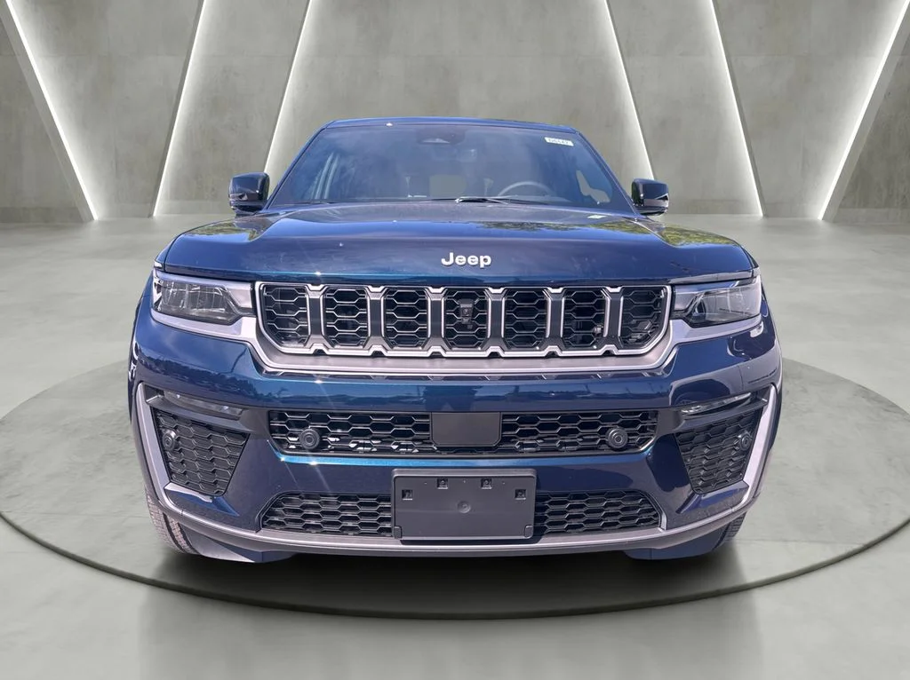 New 2026 Fathom Blue Pearl-Coat Exterior Paint Jeep Limited image 2