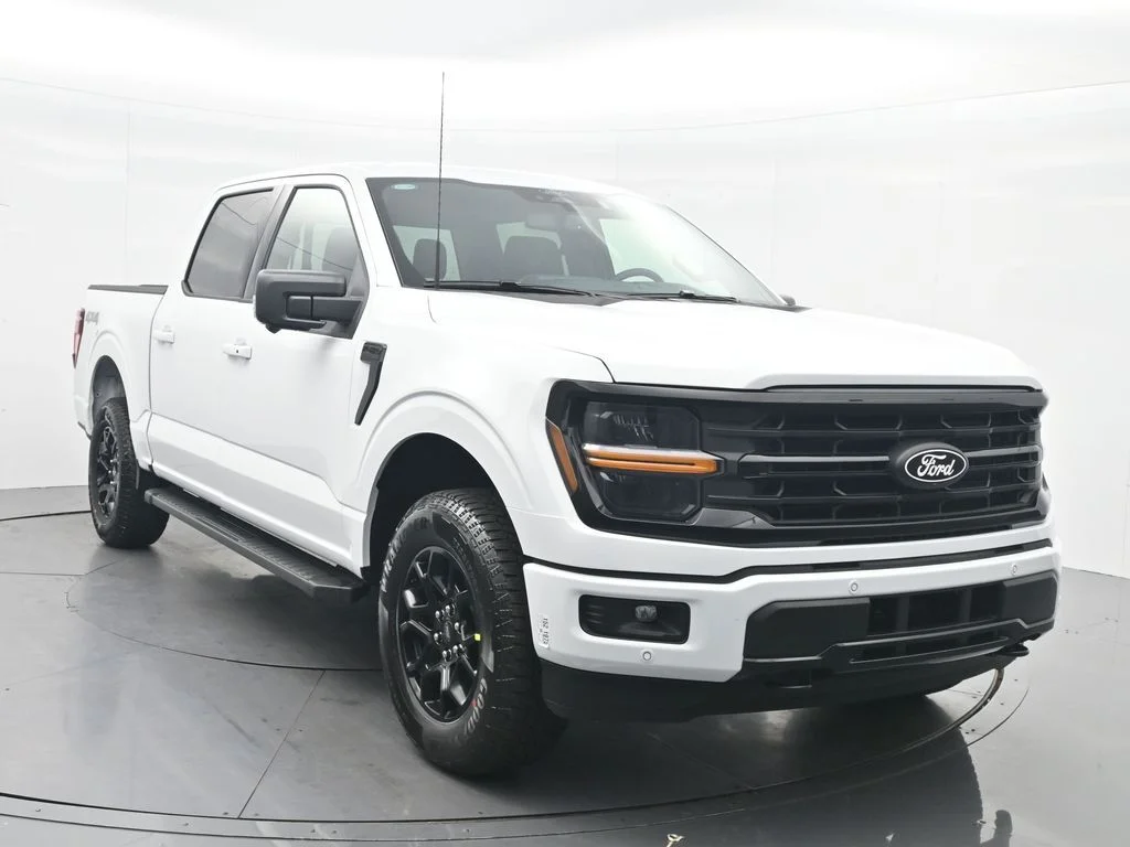 New 2026 Oxford White Ford XLT image 4