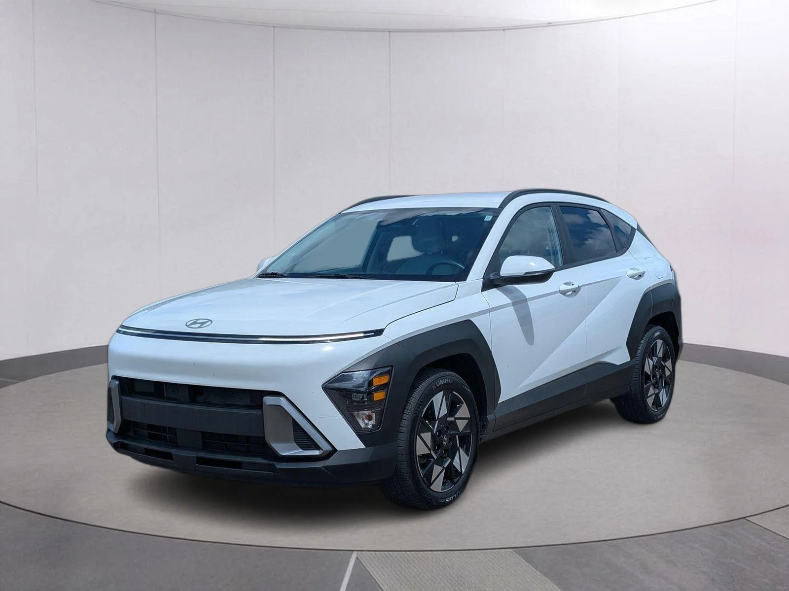 Used 2025 Atlas White Hyundai SEL image 1