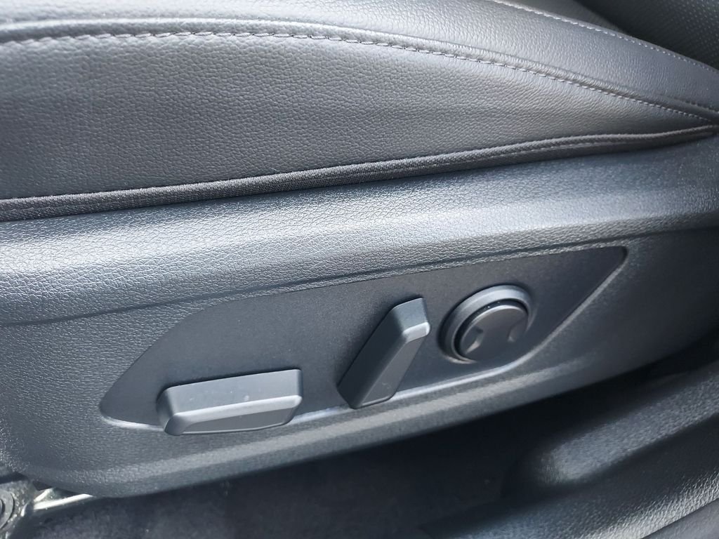 Used 2025 Black Kia EX image 18
