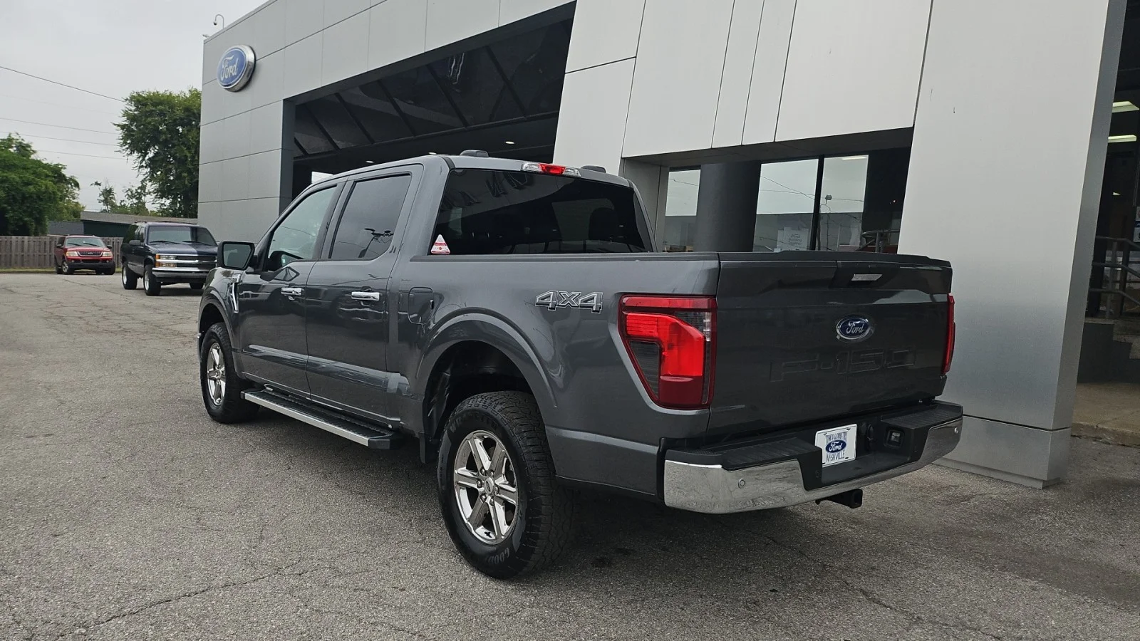 Used 2025 Light Blue Clearcoat Metallic Ford XLT 4WD image 3