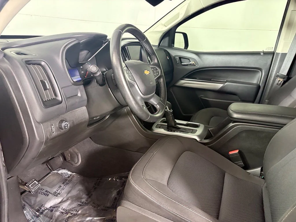 Used 2022 BLACK Chevrolet 2WD LT image 25