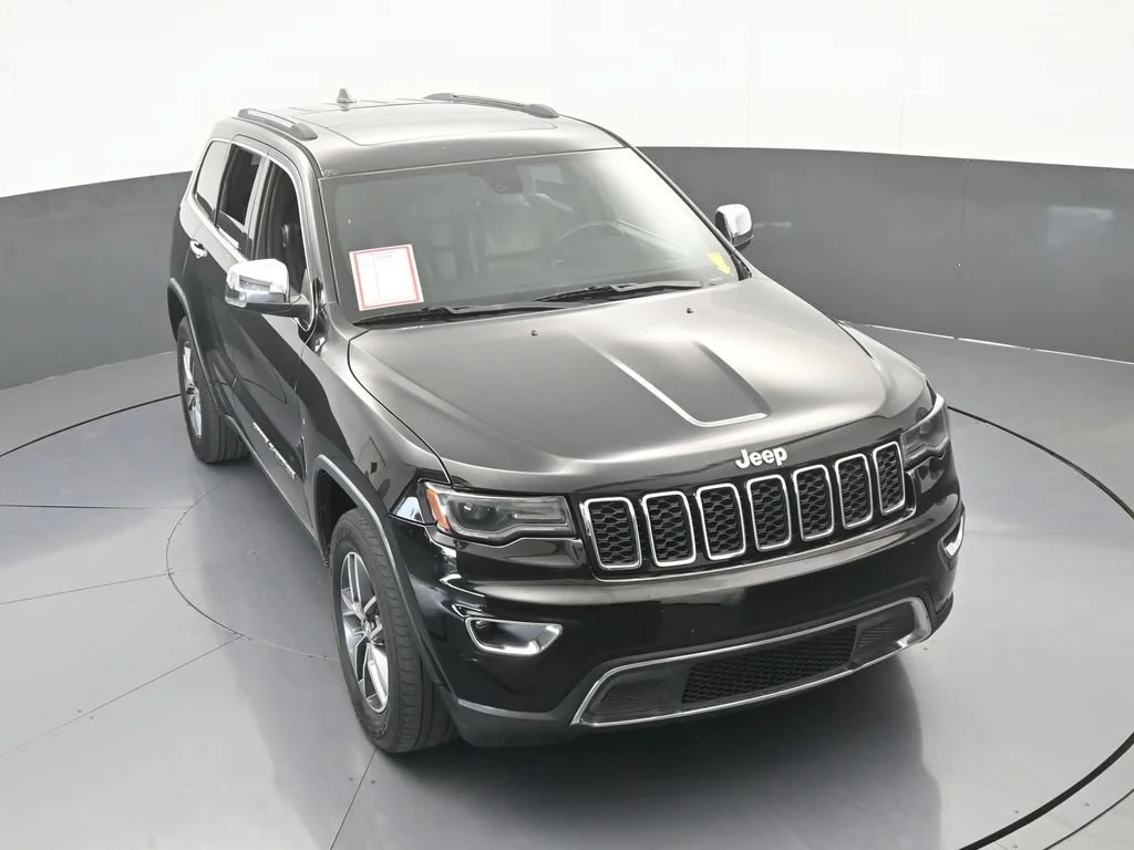 Used 2017 Diamond Black Crystal Pearlcoat Jeep Limited image 54