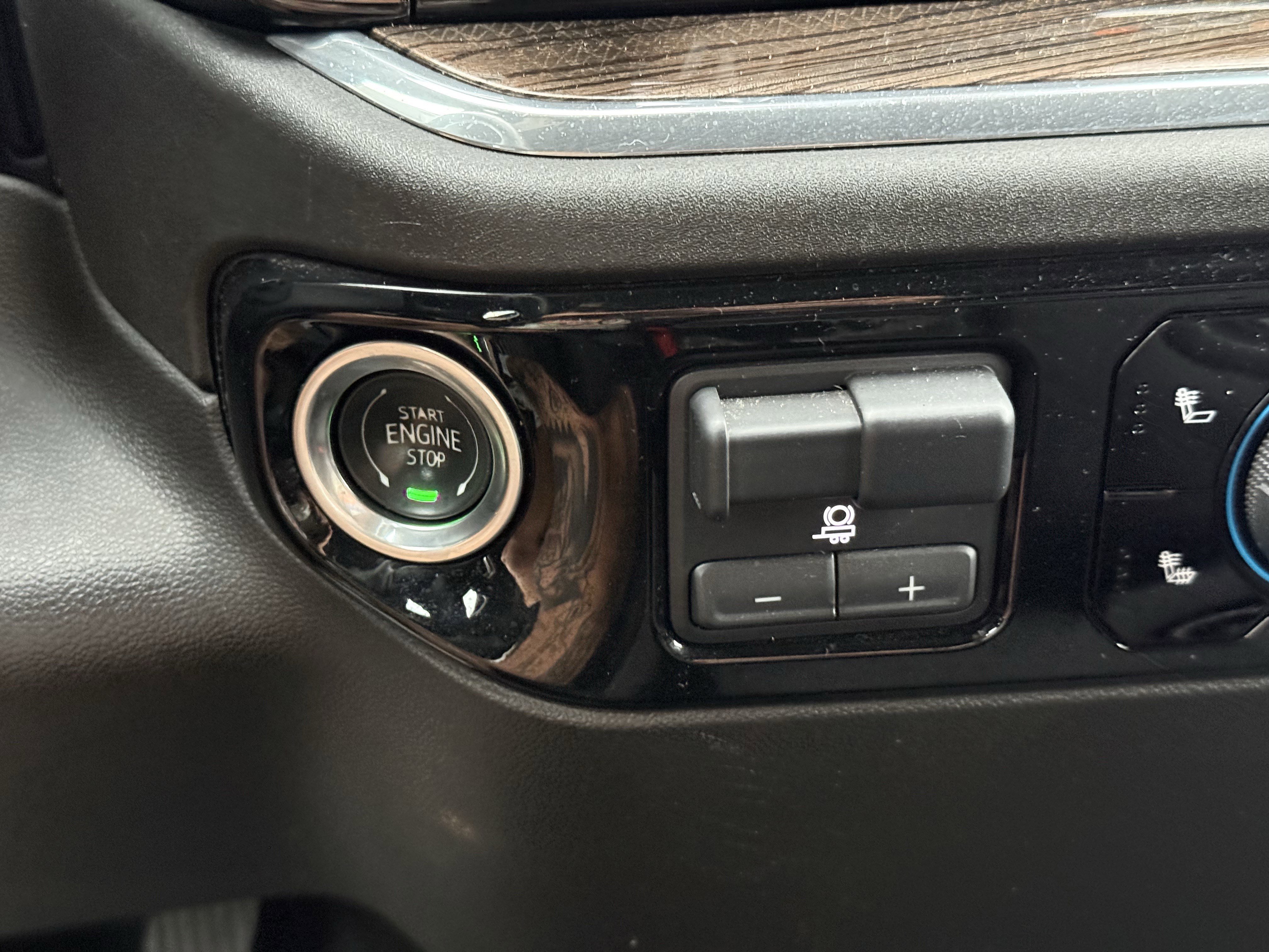 Used 2025 Sterling Gray Metallic Chevrolet  image 22