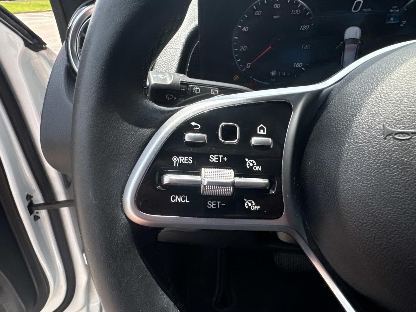 Used 2022  Mercedes-Benz GLB 250 image 24