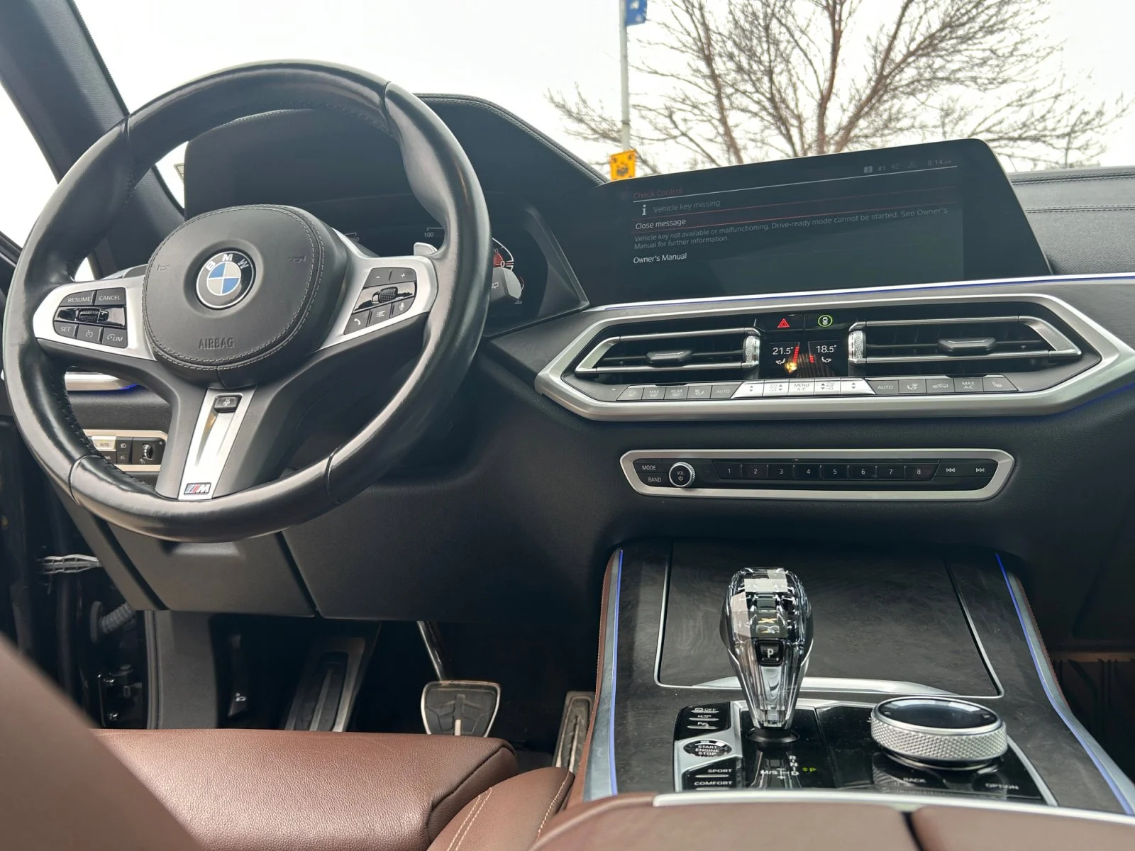 Used 2022 Black BMW xDrive40i image 21