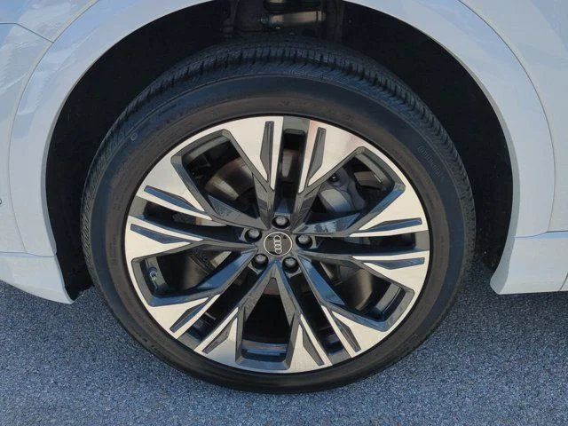 Used 2025  Audi 55 Premium Plus image 11