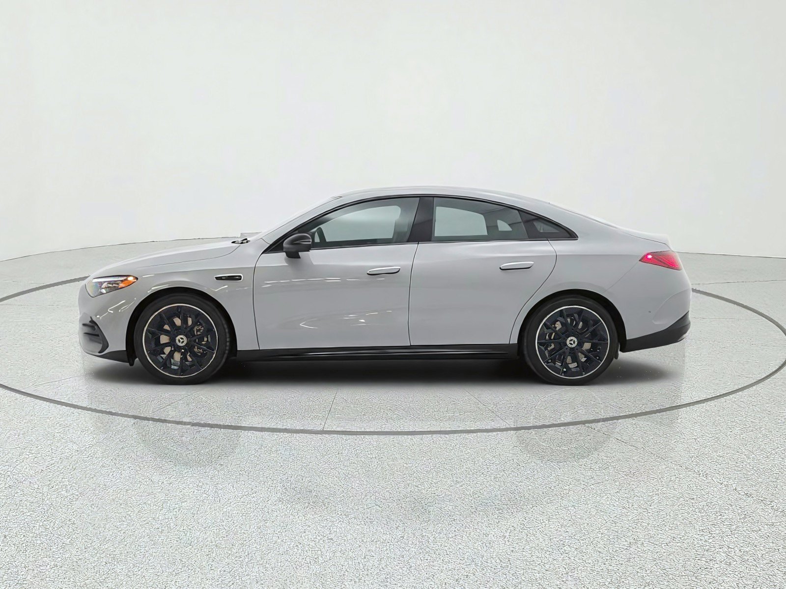 New 2027 MANUFAKTUR Alpine Grey Mercedes-Benz CLA 250+ Electric image 29