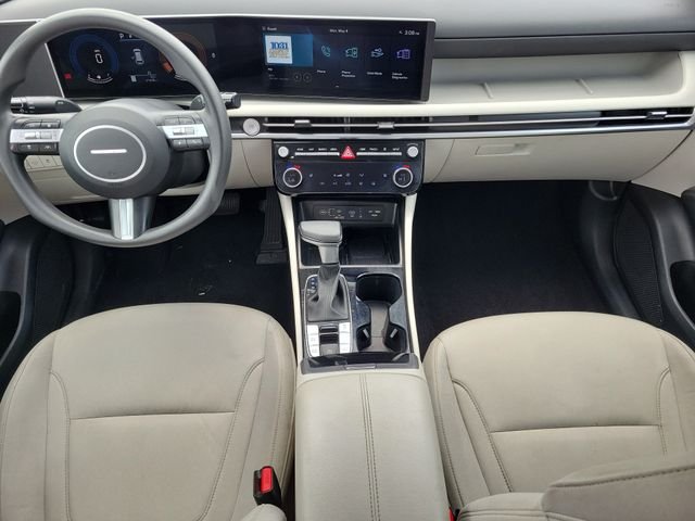 Used 2025 White Hyundai SEL image 16