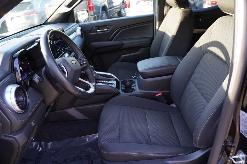 2023 Chevrolet Colorado LT - Photo 15