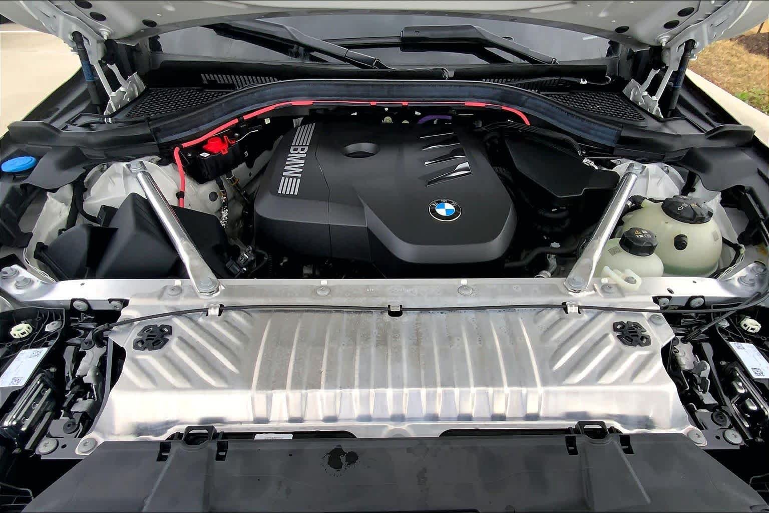 Used 2025 Mineral White Metallic BMW 30 xDrive image 31