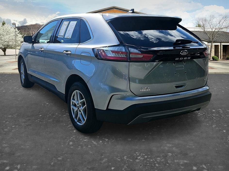 Used 2022 Silver Metallic Ford SEL image 6