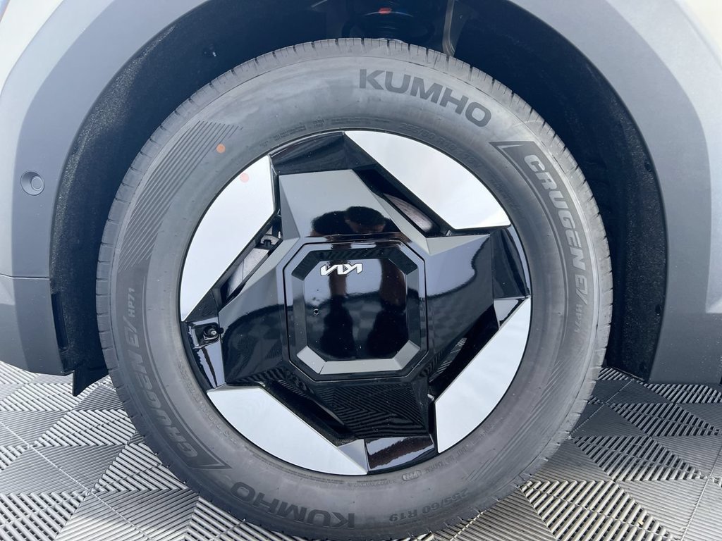 New 2026 White Kia Light image 13