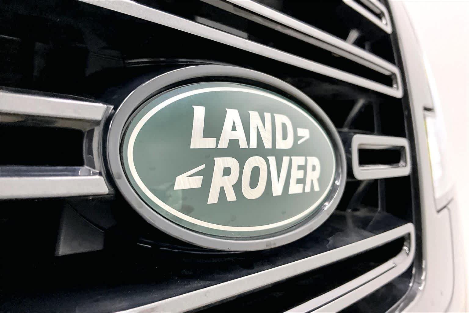 Used 2025 Carpathian Grey Premium Metallic Land Rover SE image 10