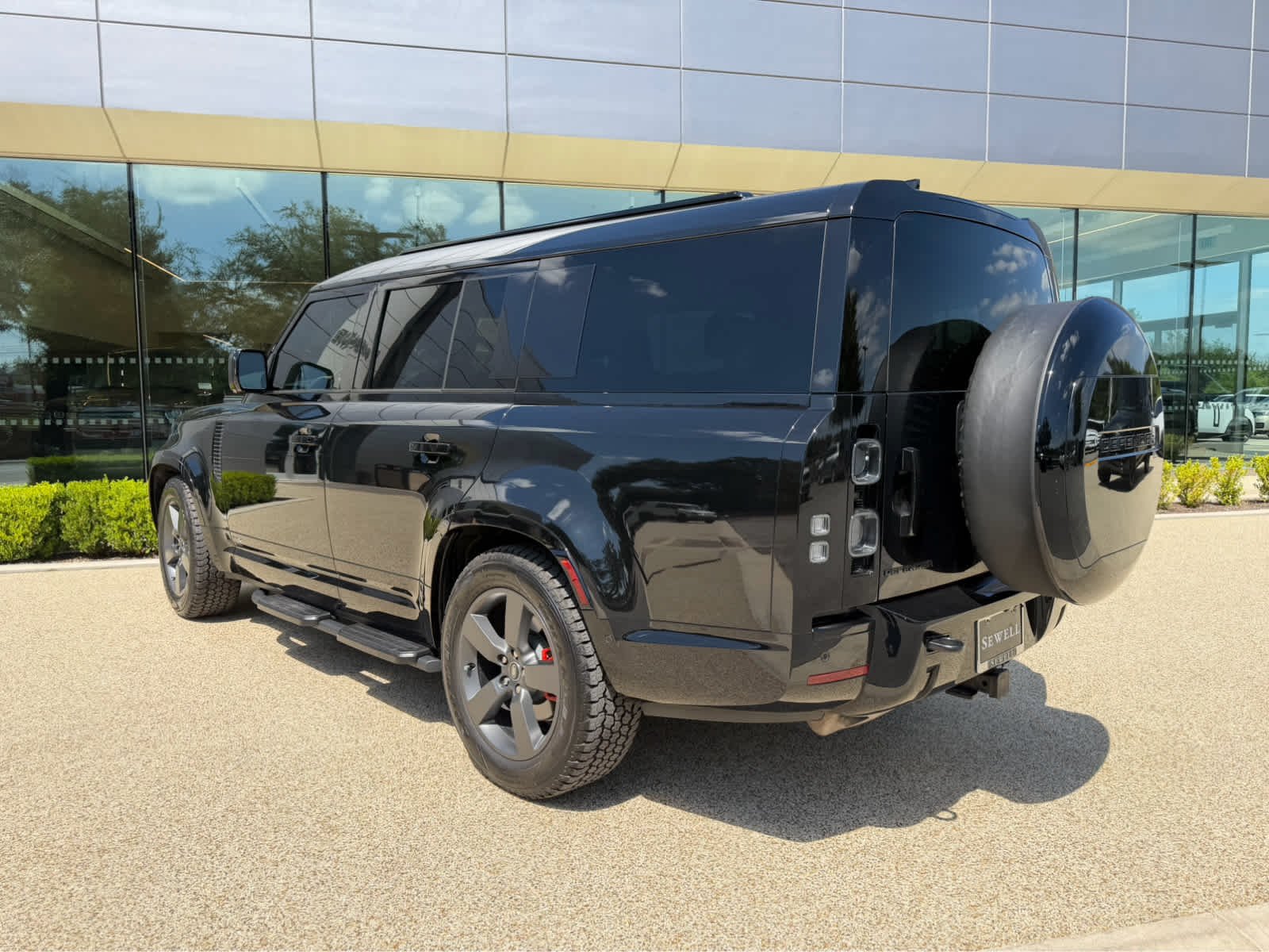 Certified Used 2025 Santorini Black Metallic Land Rover X image 7