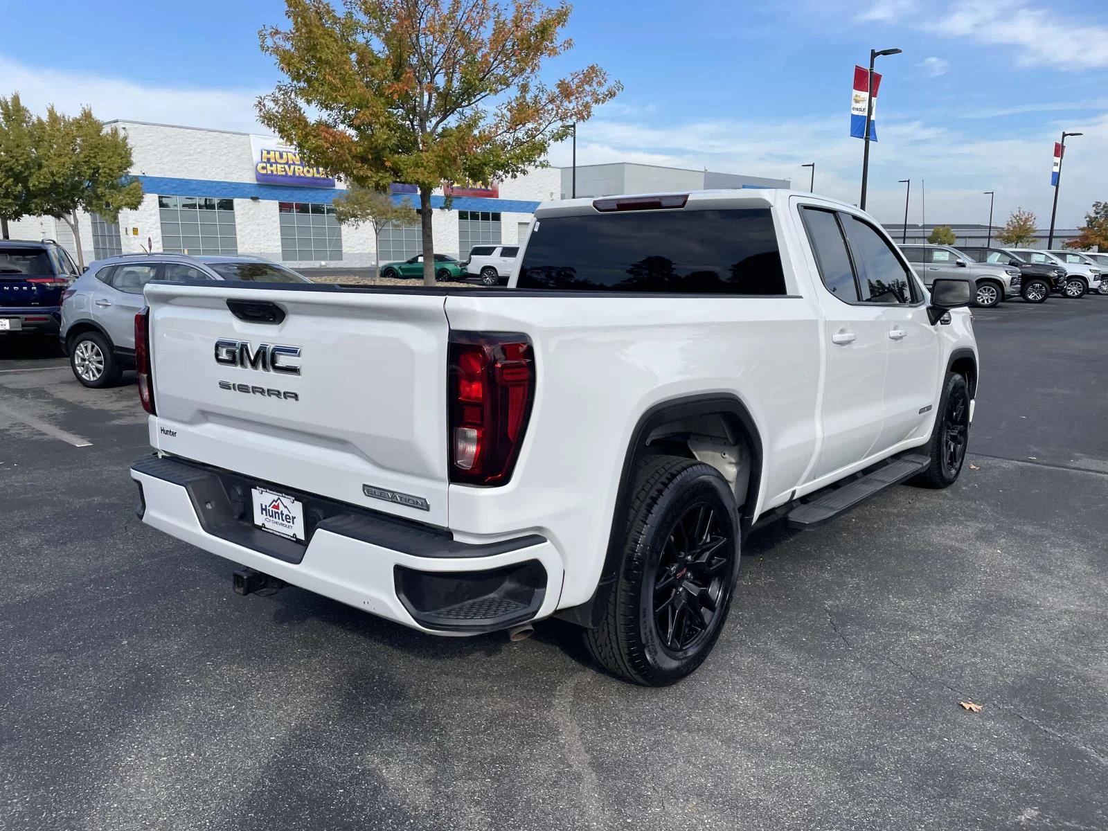 Used 2024 Summit White GMC Elevation image 6