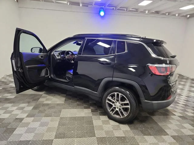 Used 2018 Black Jeep Latitude image 43