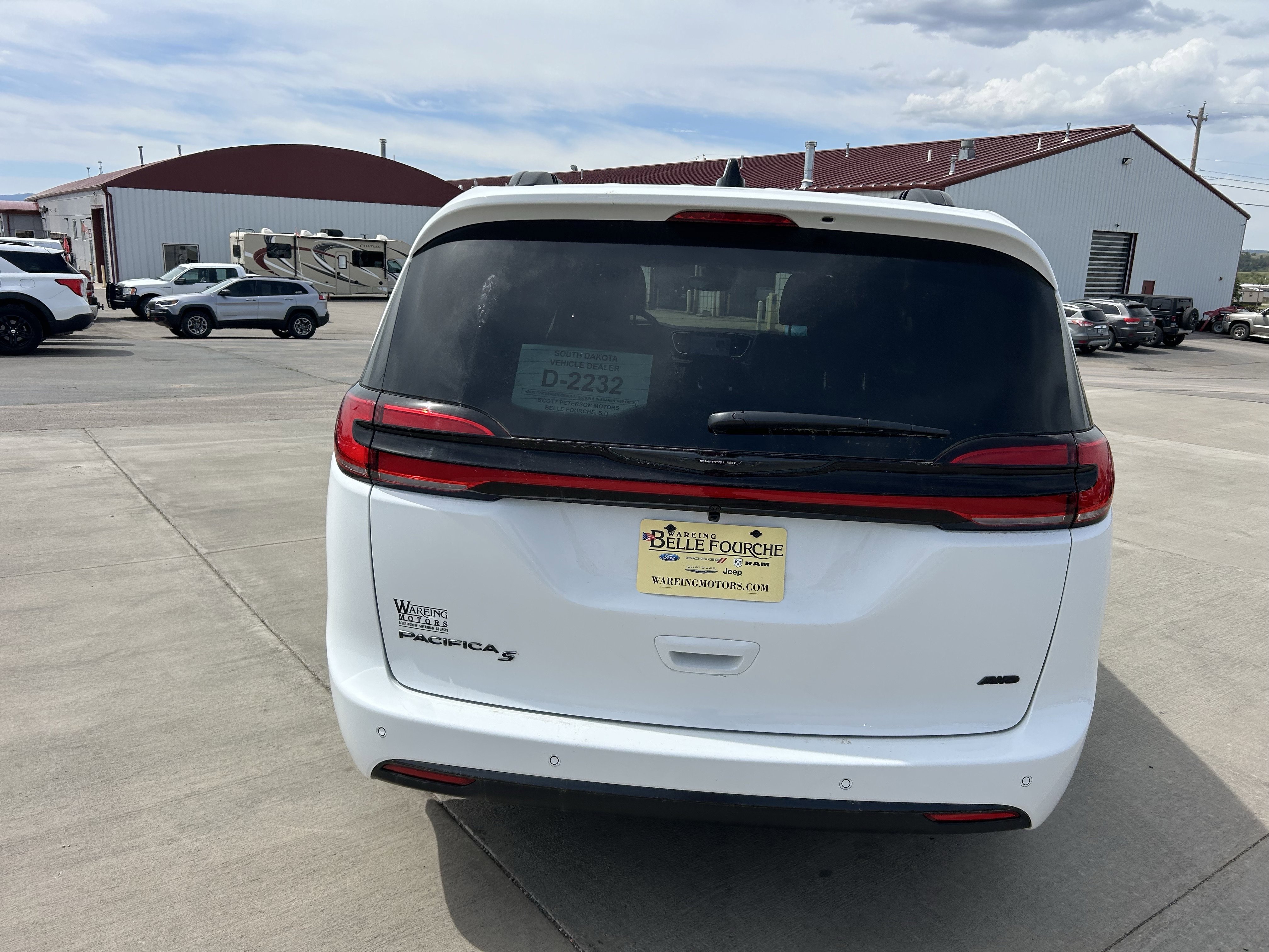 New 2026 Bright White Clearcoat Chrysler Select image 5