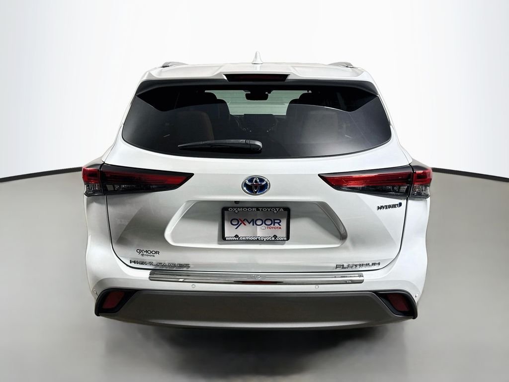 Used 2022 Wind Chill Pearl Toyota Hybrid Platinum image 6