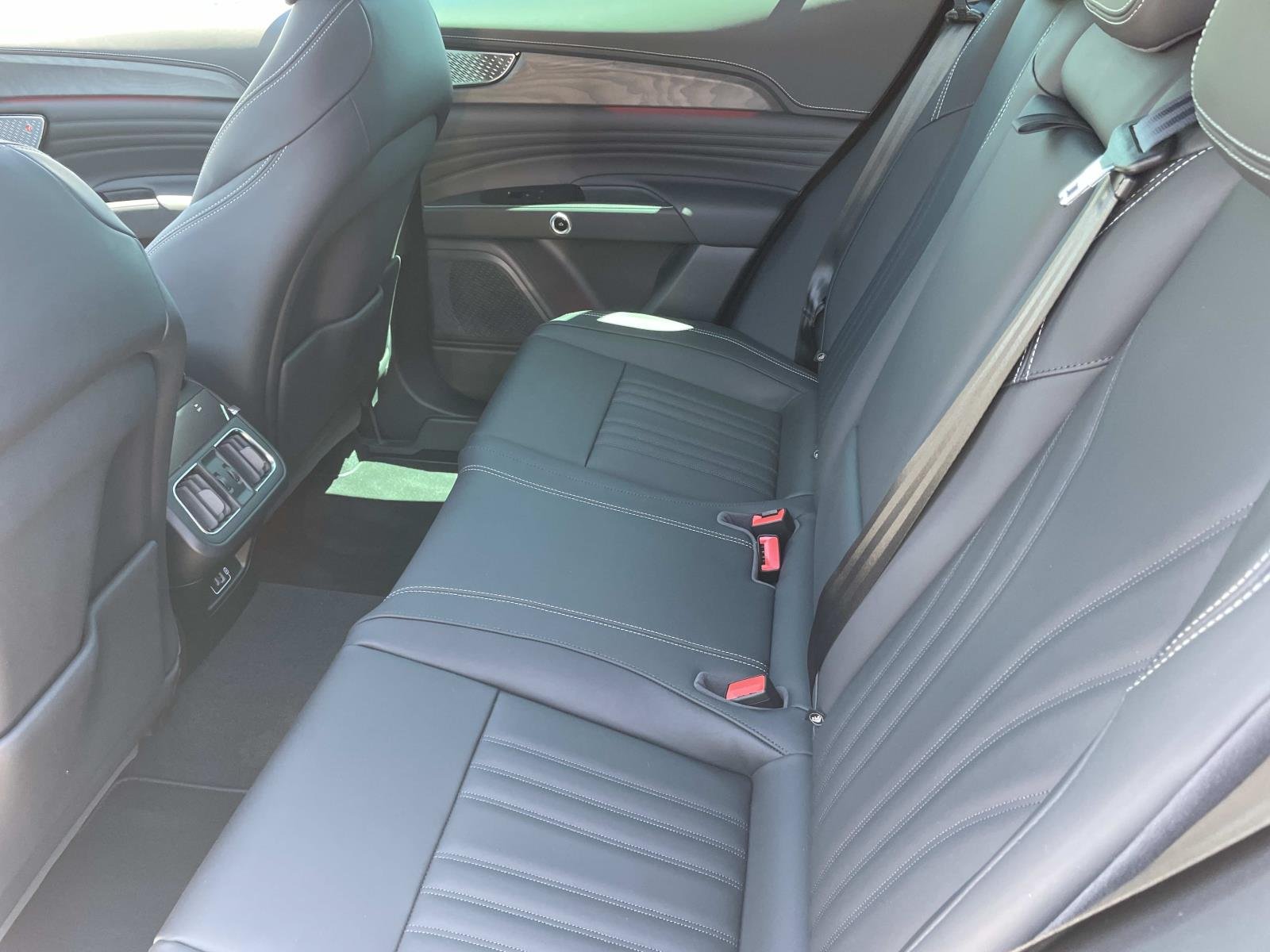 Used 2025 Bianco Maserati Modena image 25
