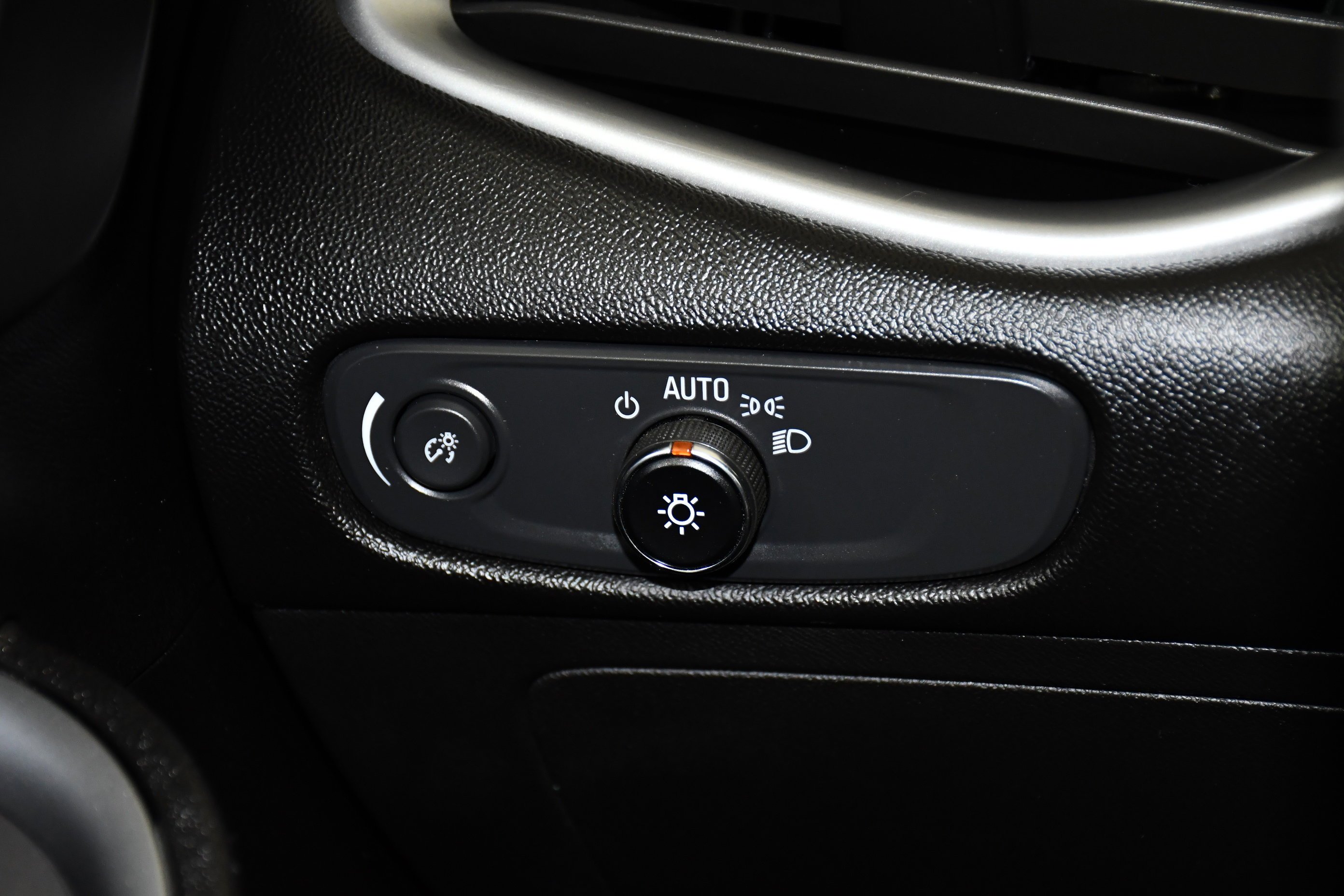 Used 2024 Sterling Gray Metallic Chevrolet LT image 35