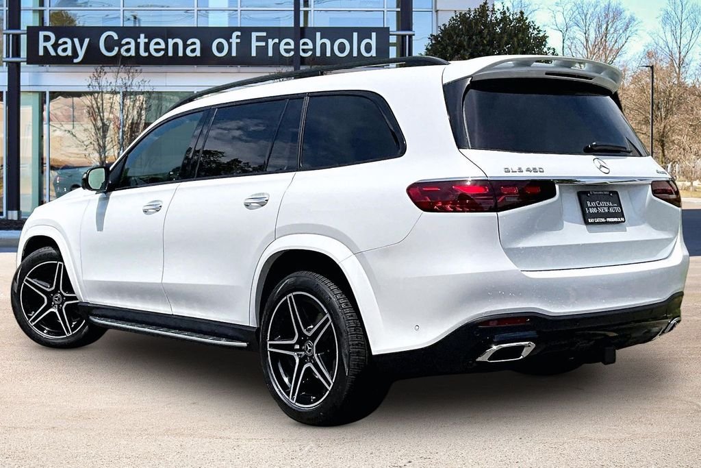 New 2026 MANUFAKTUR Moonlight White Metallic Mercedes-Benz GLS 450 image 3