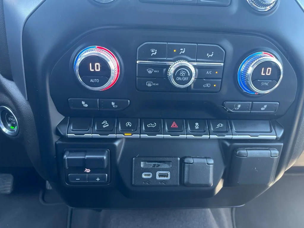 Used 2020 Quartz GMC SLT image 19