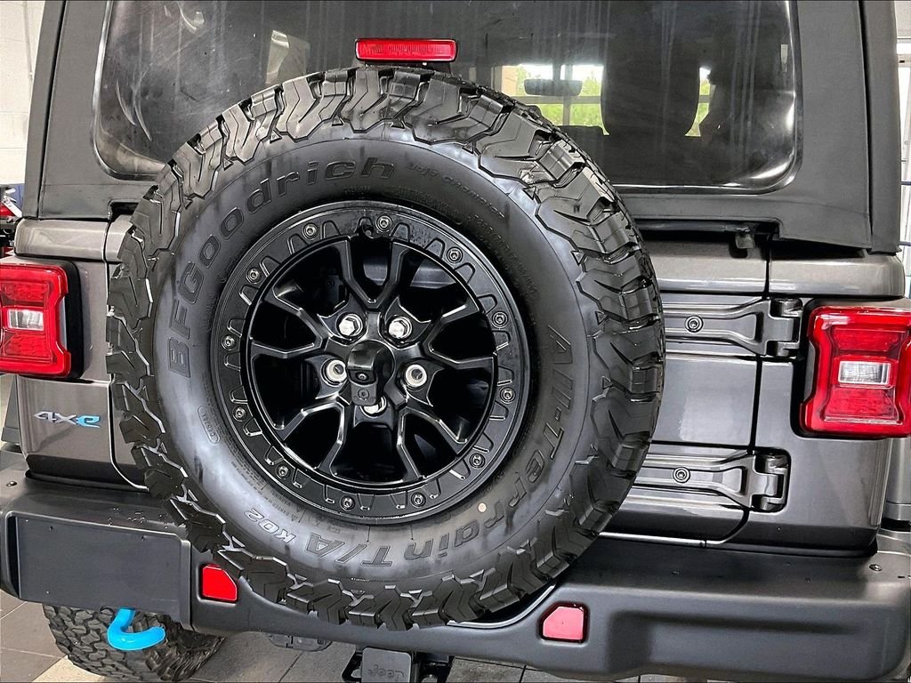 Used 2023 Gray Jeep Rubicon 20th Anniversary Edition 4xe image 27