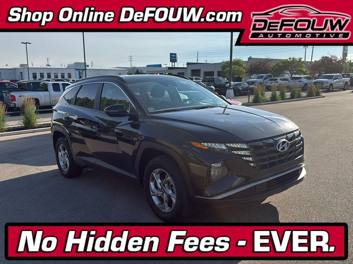 Used 2022 Phantom Black Hyundai SEL image 1