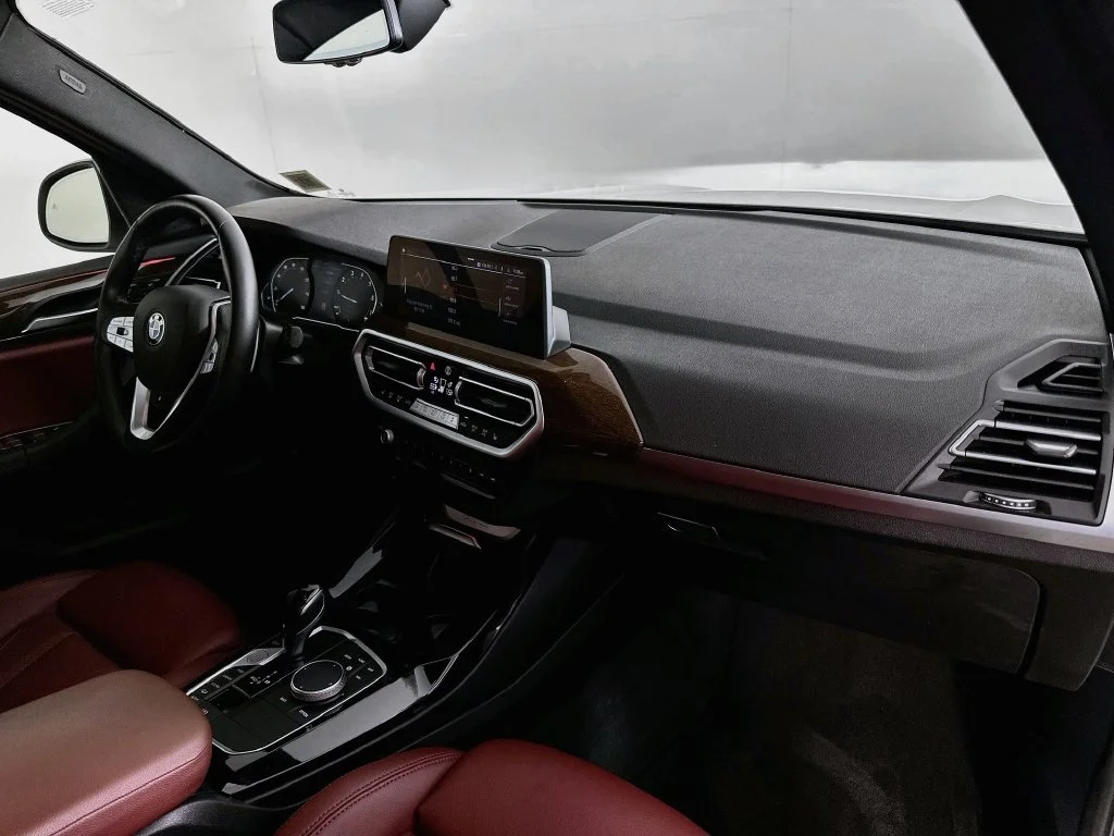 Used 2022 White BMW xDrive30i image 30