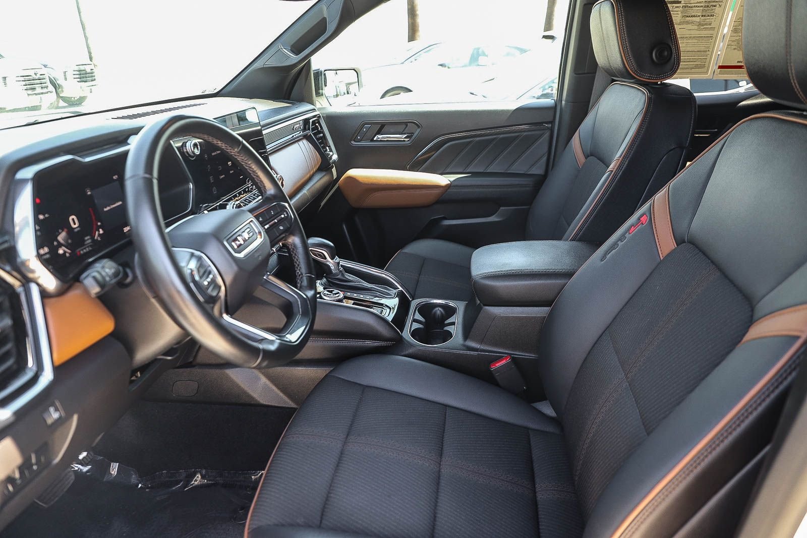 Used 2024 White GMC AT4 image 19