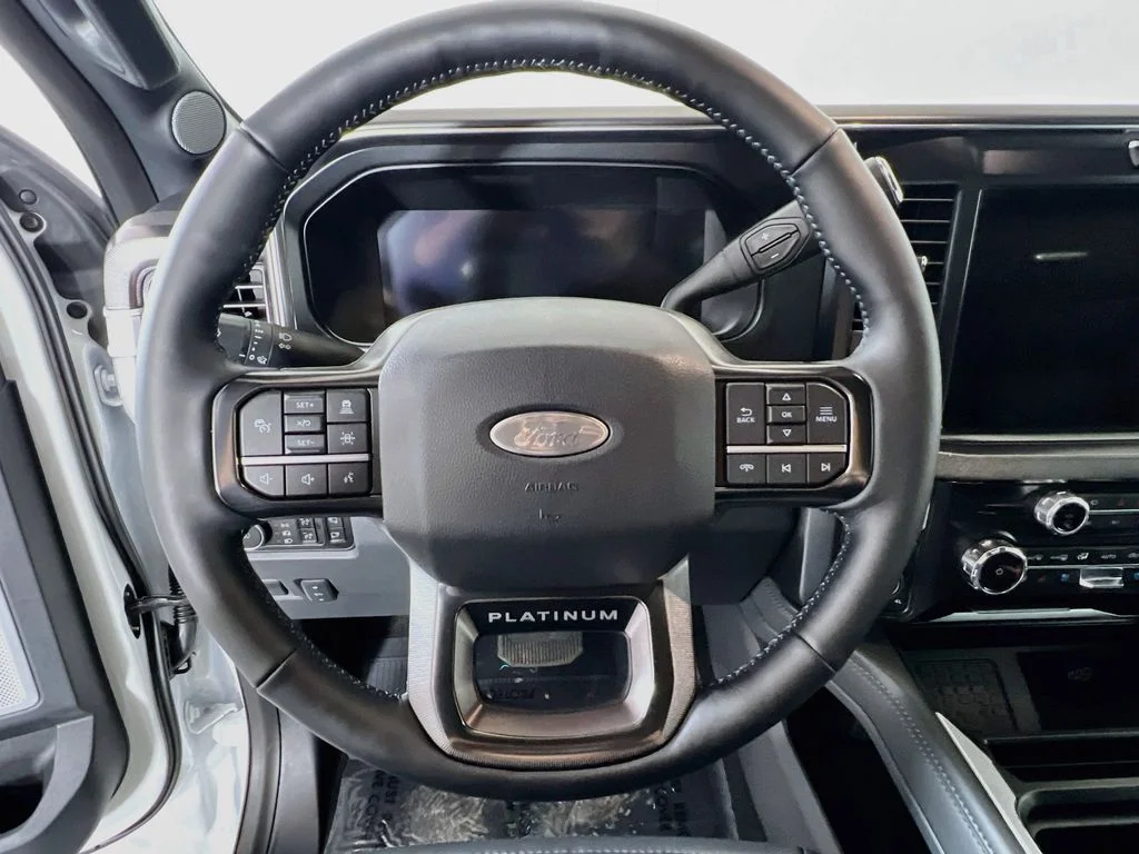 New 2027 Star White Metallic Tri-Coat Ford Platinum image 8